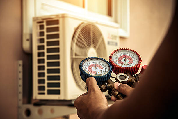 Professional Hvac Installation technician working in Eastford, CT